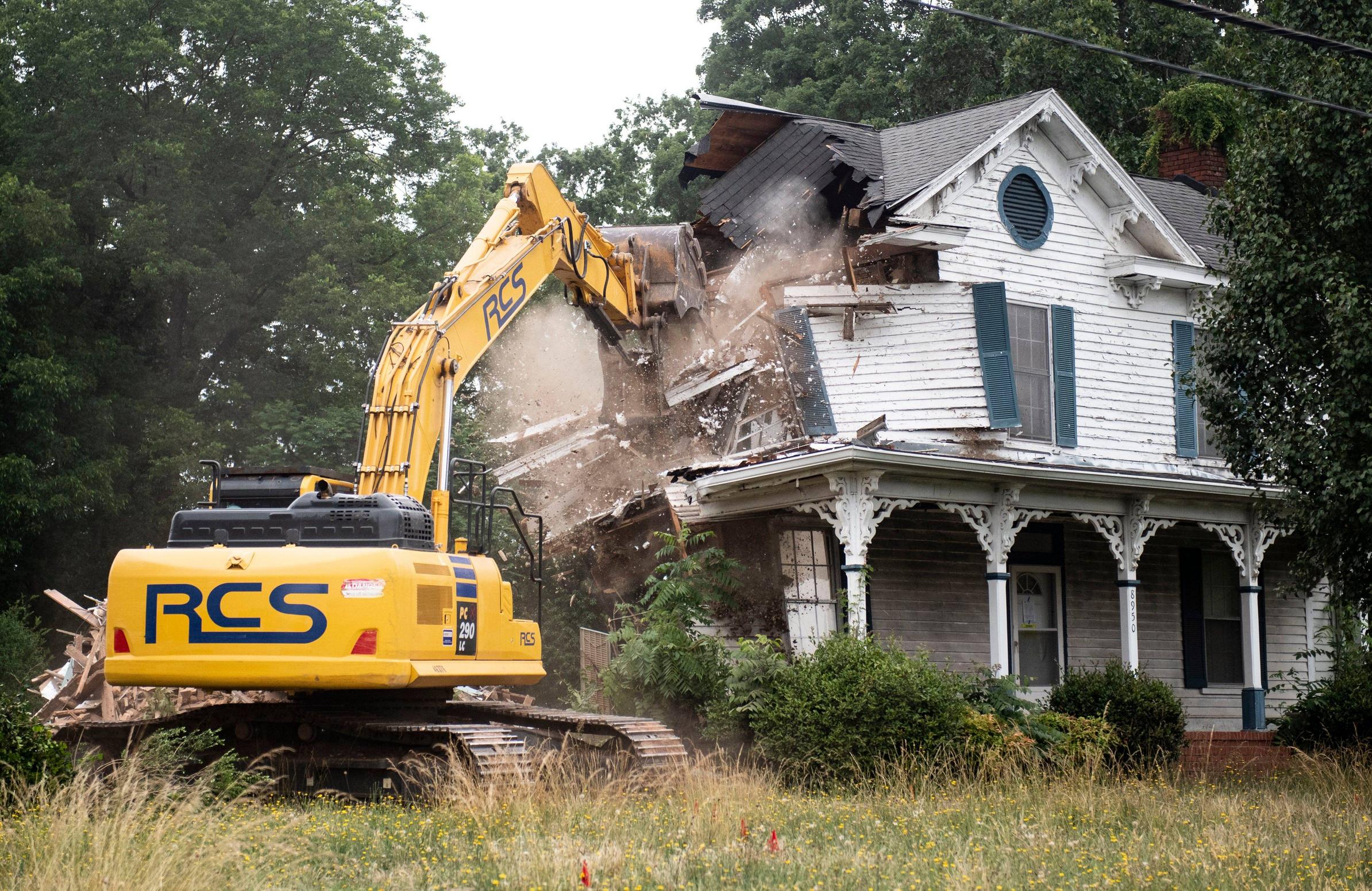 how to become a demolition contractor