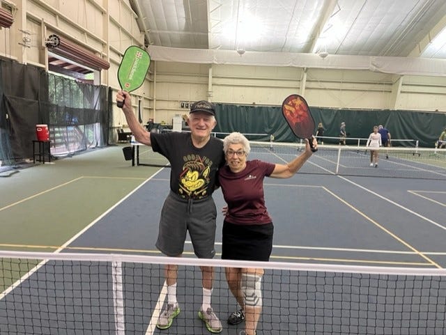 how to play pickleball singles