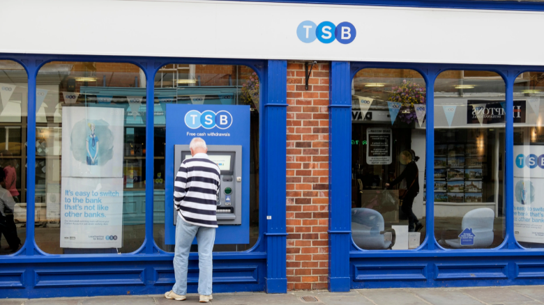 TSB down leaving hundreds of customers unable to access online banking